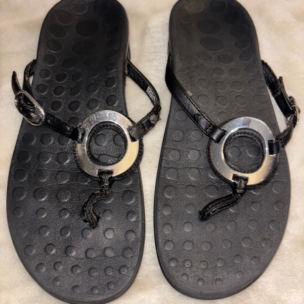 Vionic Karina Orthotics Elegant Black Sandals with Silver Accents